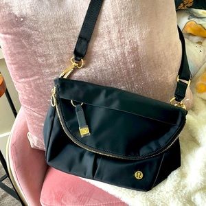 Lululemon black festival bag NWOT